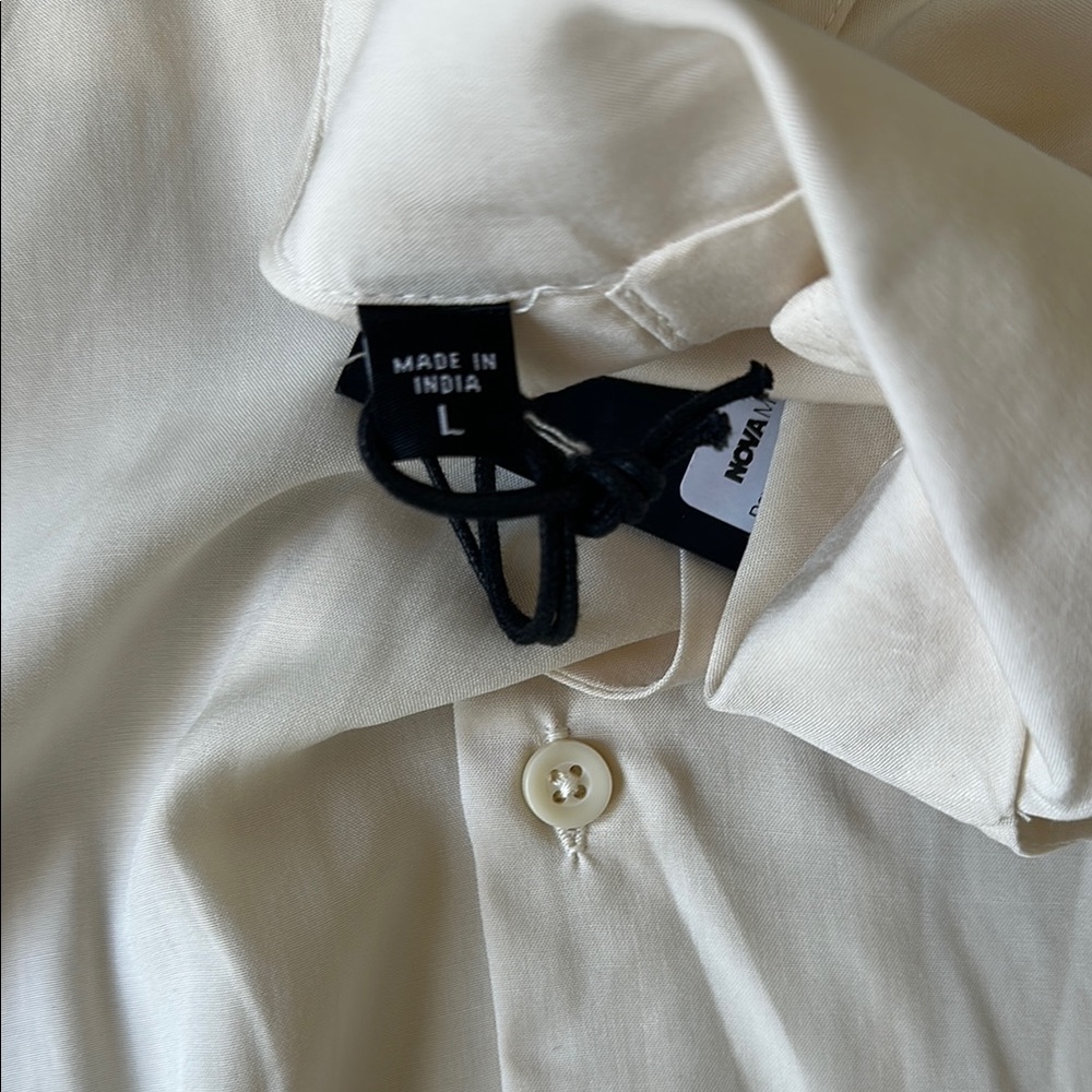 Cream Casual Button Down Shirt with Classic Design - Picture 3 of 4